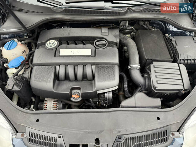 Серый Фольксваген Гольф, объемом двигателя 1.6 л и пробегом 227 тыс. км за 6300 $, фото 30 на Automoto.ua