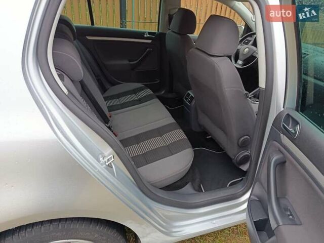 Серый Фольксваген Гольф, объемом двигателя 1.6 л и пробегом 192 тыс. км за 5799 $, фото 27 на Automoto.ua