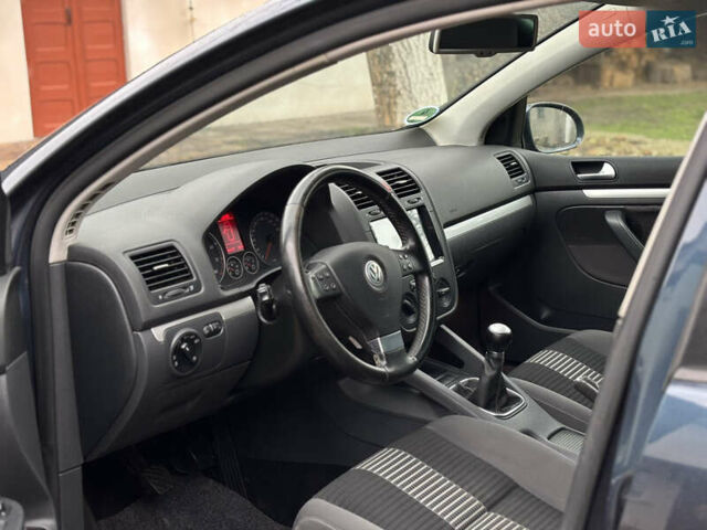 Сірий Фольксваген Гольф, об'ємом двигуна 1.4 л та пробігом 244 тис. км за 5999 $, фото 15 на Automoto.ua