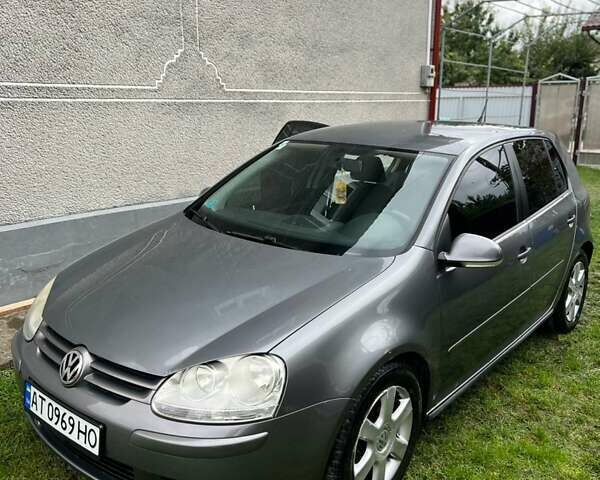 Серый Фольксваген Гольф, объемом двигателя 1.4 л и пробегом 214 тыс. км за 5400 $, фото 5 на Automoto.ua