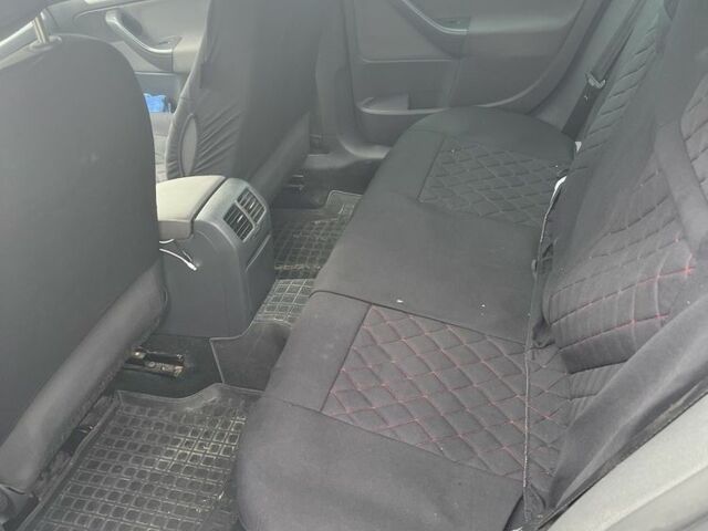 Фольксваген Гольф 2008 в Тернополе на Automoto.ua Серый Фольксваген Гольф, объемом двигателя 1.4 л и пробегом 325 тыс. км за 5200 $, фото 11 на Automoto.ua