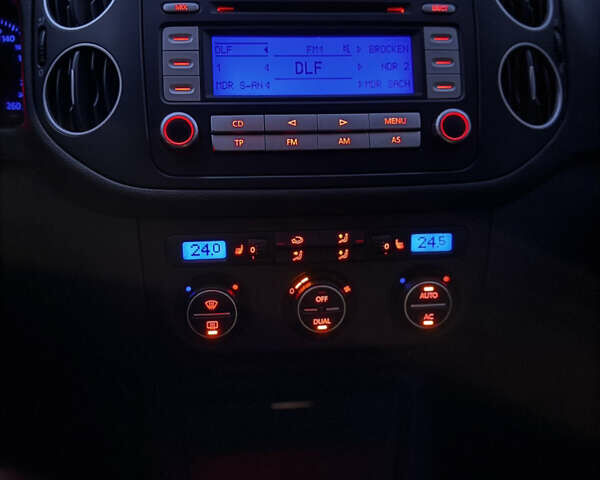 Серый Фольксваген Гольф, объемом двигателя 1.6 л и пробегом 248 тыс. км за 7200 $, фото 62 на Automoto.ua