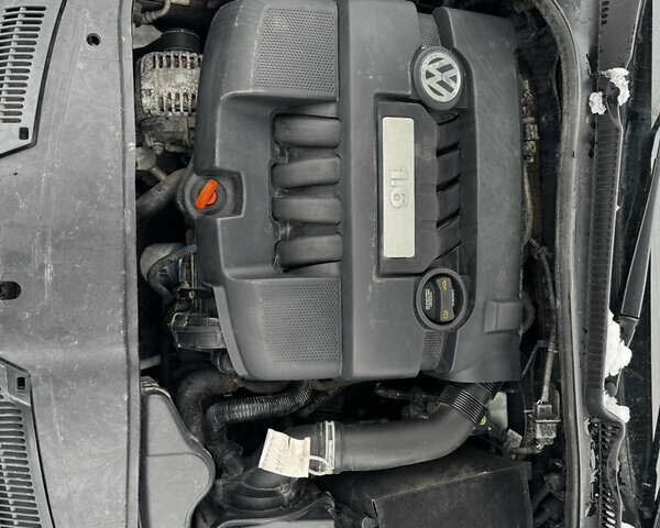 Серый Фольксваген Гольф, объемом двигателя 1.6 л и пробегом 247 тыс. км за 5550 $, фото 18 на Automoto.ua