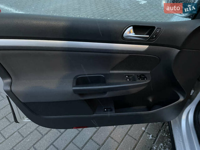 Сірий Фольксваген Гольф, об'ємом двигуна 1.6 л та пробігом 203 тис. км за 5700 $, фото 19 на Automoto.ua