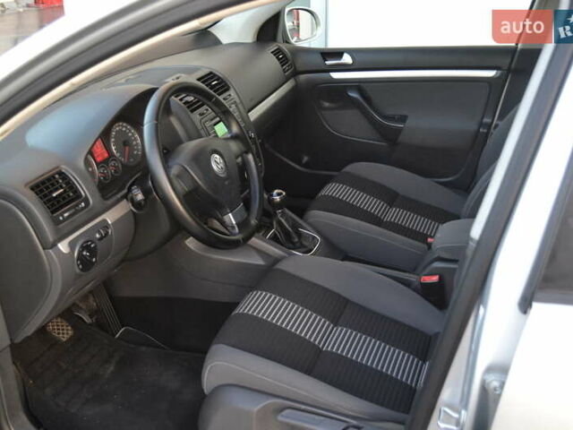 Сірий Фольксваген Гольф, об'ємом двигуна 1.6 л та пробігом 162 тис. км за 7200 $, фото 21 на Automoto.ua
