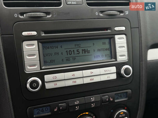 Сірий Фольксваген Гольф, об'ємом двигуна 1.6 л та пробігом 229 тис. км за 5555 $, фото 67 на Automoto.ua