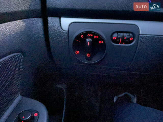Сірий Фольксваген Гольф, об'ємом двигуна 1.6 л та пробігом 203 тис. км за 5700 $, фото 27 на Automoto.ua