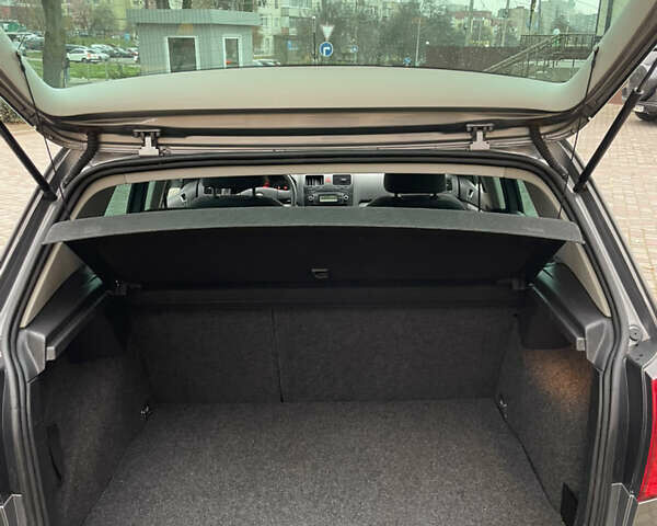 Серый Фольксваген Гольф, объемом двигателя 1.6 л и пробегом 177 тыс. км за 6850 $, фото 17 на Automoto.ua