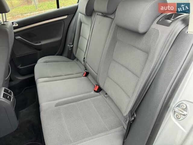 Серый Фольксваген Гольф, объемом двигателя 1.4 л и пробегом 233 тыс. км за 7500 $, фото 21 на Automoto.ua