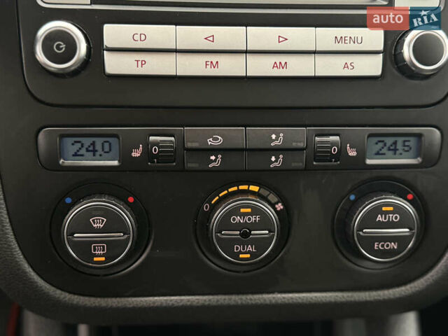 Сірий Фольксваген Гольф, об'ємом двигуна 1.6 л та пробігом 229 тис. км за 5555 $, фото 69 на Automoto.ua