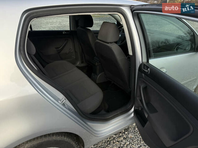 Сірий Фольксваген Гольф, об'ємом двигуна 1.6 л та пробігом 214 тис. км за 6200 $, фото 29 на Automoto.ua