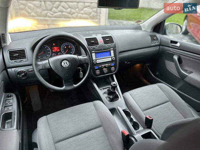Сірий Фольксваген Гольф, об'ємом двигуна 1.6 л та пробігом 167 тис. км за 6550 $, фото 22 на Automoto.ua