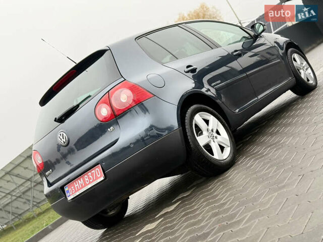 Серый Фольксваген Гольф, объемом двигателя 1.6 л и пробегом 227 тыс. км за 6300 $, фото 26 на Automoto.ua