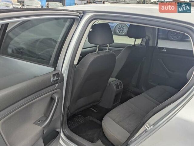 Фольксваген Гольф 2008 у Києві на Automoto.ua Сірий Фольксваген Гольф, об'ємом двигуна 1.6 л та пробігом 482 тис. км за 3300 $, фото 13 на Automoto.ua