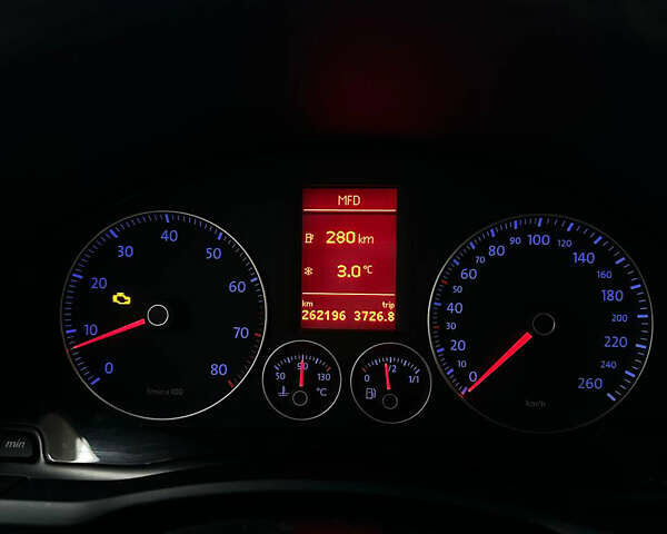 Серый Фольксваген Гольф, объемом двигателя 1.6 л и пробегом 270 тыс. км за 6000 $, фото 7 на Automoto.ua