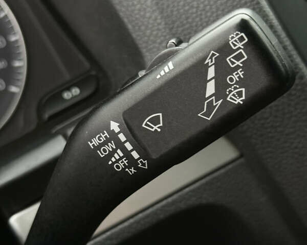 Серый Фольксваген Гольф, объемом двигателя 1.6 л и пробегом 227 тыс. км за 6300 $, фото 53 на Automoto.ua