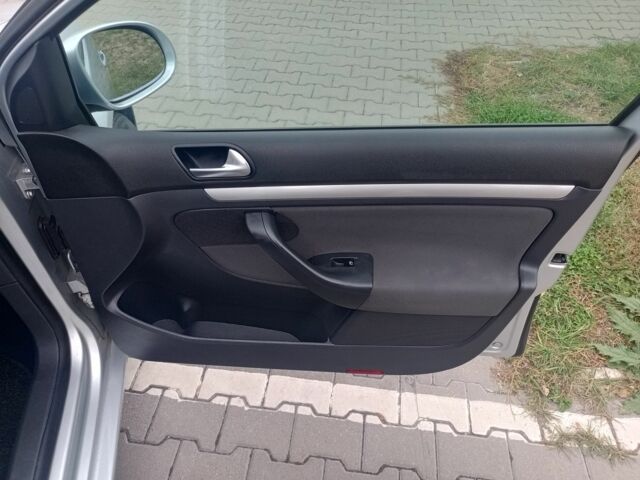 Серый Фольксваген Гольф, объемом двигателя 1.6 л и пробегом 240 тыс. км за 6500 $, фото 18 на Automoto.ua