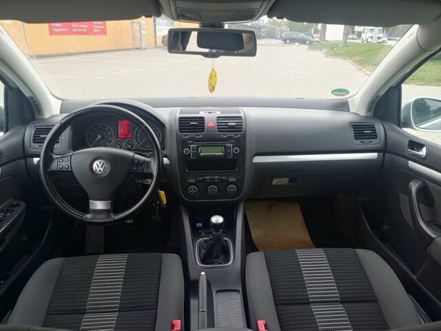 Серый Фольксваген Гольф, объемом двигателя 1.6 л и пробегом 240 тыс. км за 6500 $, фото 12 на Automoto.ua