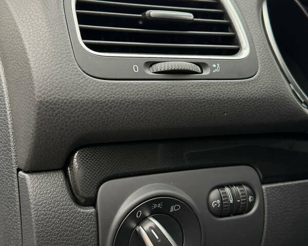 Серый Фольксваген Гольф, объемом двигателя 1.6 л и пробегом 222 тыс. км за 7999 $, фото 38 на Automoto.ua