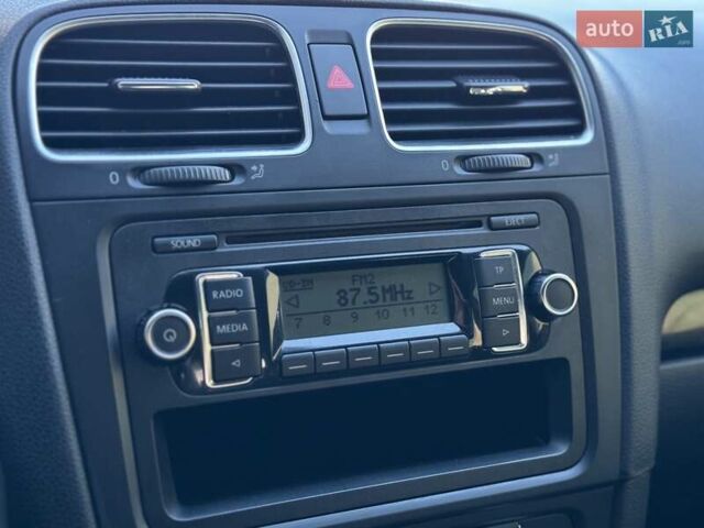 Серый Фольксваген Гольф, объемом двигателя 1.39 л и пробегом 244 тыс. км за 6950 $, фото 21 на Automoto.ua