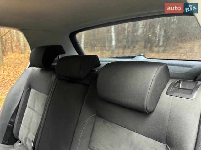 Серый Фольксваген Гольф, объемом двигателя 1.39 л и пробегом 213 тыс. км за 7200 $, фото 21 на Automoto.ua