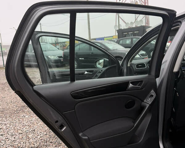 Серый Фольксваген Гольф, объемом двигателя 1.6 л и пробегом 208 тыс. км за 7999 $, фото 28 на Automoto.ua