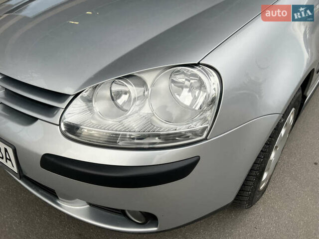 Серый Фольксваген Гольф, объемом двигателя 1.6 л и пробегом 98 тыс. км за 8100 $, фото 11 на Automoto.ua