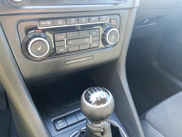 Фольксваген Гольф 2009 у Луцьку на Automoto.ua Сірий Фольксваген Гольф, об'ємом двигуна 1.4 л та пробігом 234 тис. км за 6800 $, фото 19 на Automoto.ua