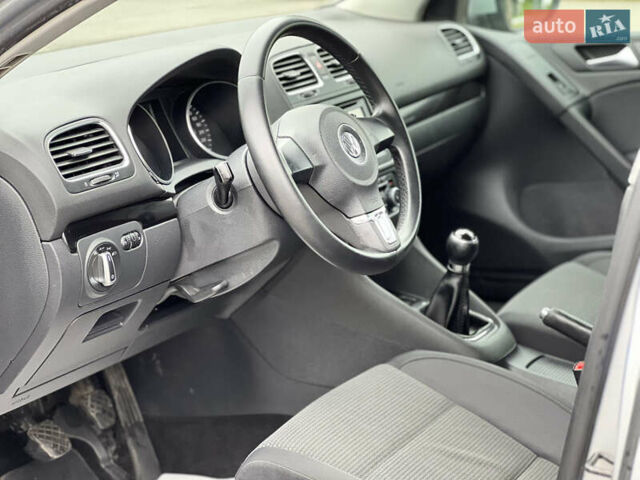 Серый Фольксваген Гольф, объемом двигателя 1.4 л и пробегом 220 тыс. км за 6800 $, фото 14 на Automoto.ua