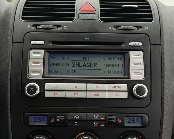 Серый Фольксваген Гольф, объемом двигателя 1.4 л и пробегом 204 тыс. км за 6350 $, фото 37 на Automoto.ua