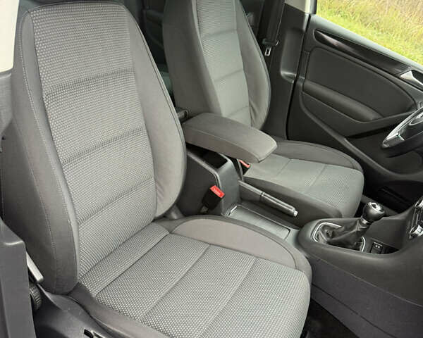 Сірий Фольксваген Гольф, об'ємом двигуна 1.6 л та пробігом 203 тис. км за 7800 $, фото 22 на Automoto.ua