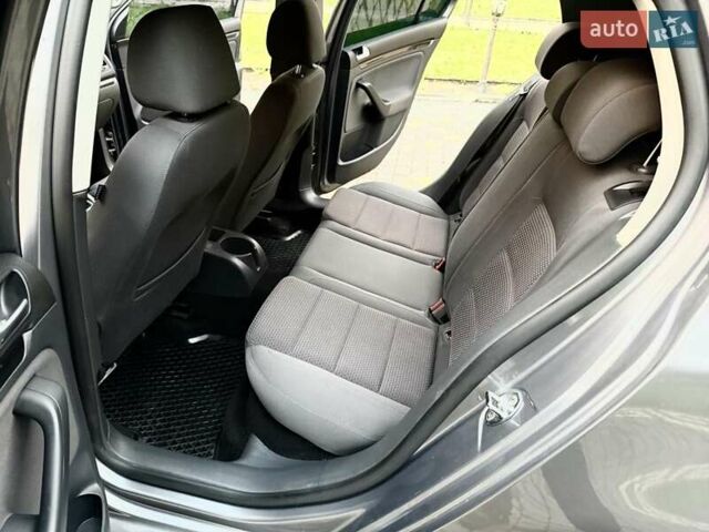 Серый Фольксваген Гольф, объемом двигателя 1.4 л и пробегом 170 тыс. км за 5299 $, фото 17 на Automoto.ua