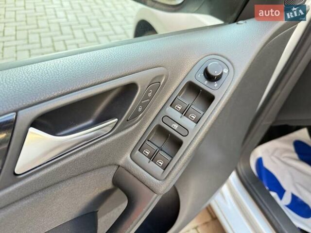 Сірий Фольксваген Гольф, об'ємом двигуна 1.6 л та пробігом 213 тис. км за 7700 $, фото 17 на Automoto.ua