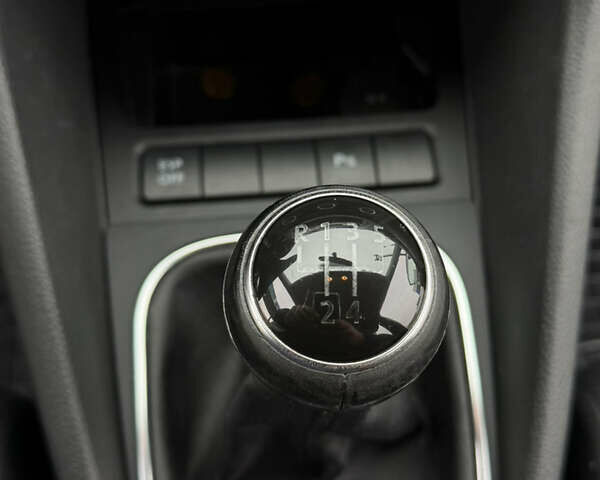 Серый Фольксваген Гольф, объемом двигателя 1.6 л и пробегом 222 тыс. км за 7999 $, фото 43 на Automoto.ua