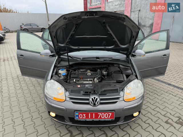 Серый Фольксваген Гольф, объемом двигателя 1.4 л и пробегом 204 тыс. км за 6350 $, фото 41 на Automoto.ua