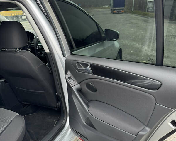 Серый Фольксваген Гольф, объемом двигателя 1.39 л и пробегом 165 тыс. км за 7799 $, фото 23 на Automoto.ua