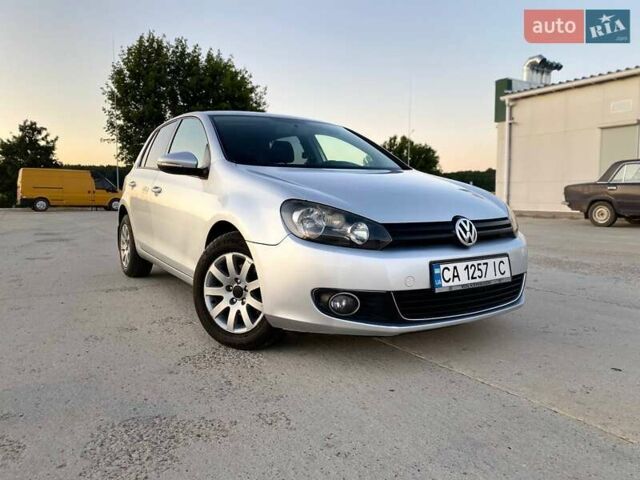 Серый Фольксваген Гольф, объемом двигателя 1.6 л и пробегом 213 тыс. км за 7600 $, фото 6 на Automoto.ua