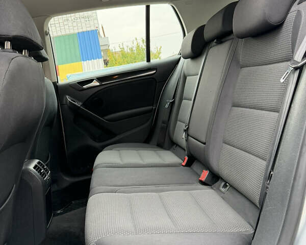 Серый Фольксваген Гольф, объемом двигателя 1.6 л и пробегом 222 тыс. км за 7999 $, фото 27 на Automoto.ua