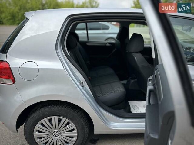 Серый Фольксваген Гольф, объемом двигателя 1.39 л и пробегом 235 тыс. км за 8400 $, фото 52 на Automoto.ua