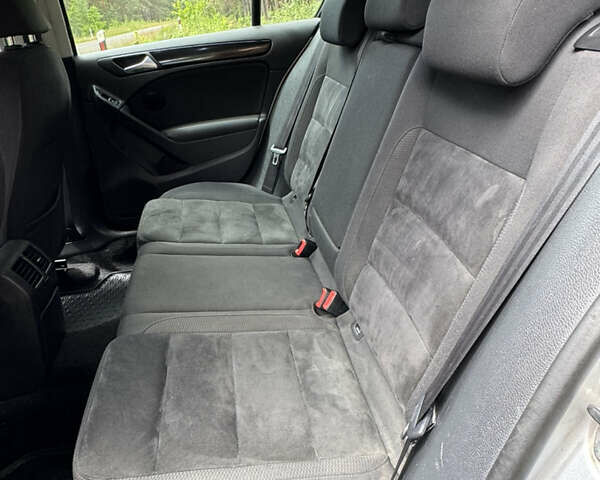 Серый Фольксваген Гольф, объемом двигателя 1.6 л и пробегом 214 тыс. км за 8300 $, фото 26 на Automoto.ua