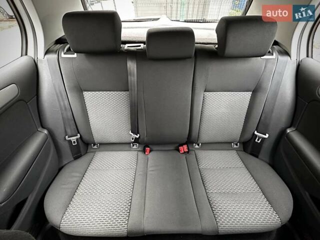 Серый Фольксваген Гольф, объемом двигателя 1.39 л и пробегом 235 тыс. км за 8400 $, фото 13 на Automoto.ua