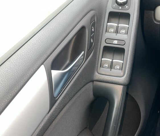 Серый Фольксваген Гольф, объемом двигателя 1.4 л и пробегом 182 тыс. км за 7200 $, фото 7 на Automoto.ua