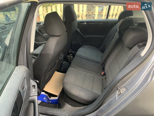 Серый Фольксваген Гольф, объемом двигателя 1.4 л и пробегом 200 тыс. км за 3600 $, фото 3 на Automoto.ua