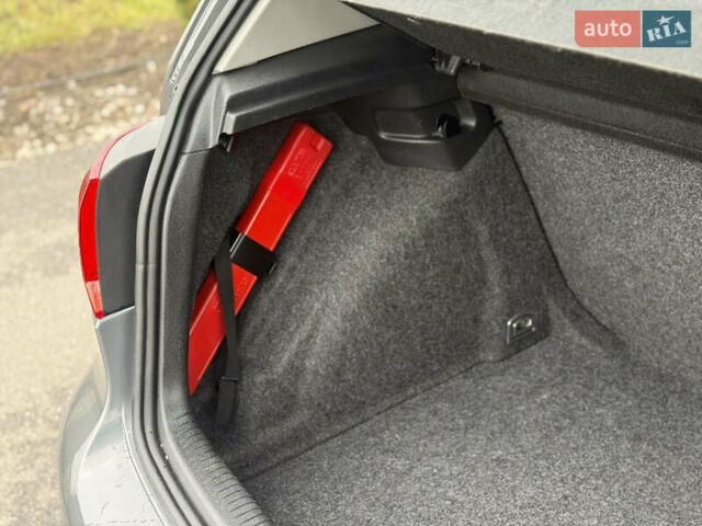 Сірий Фольксваген Гольф, об'ємом двигуна 1.6 л та пробігом 203 тис. км за 7800 $, фото 35 на Automoto.ua