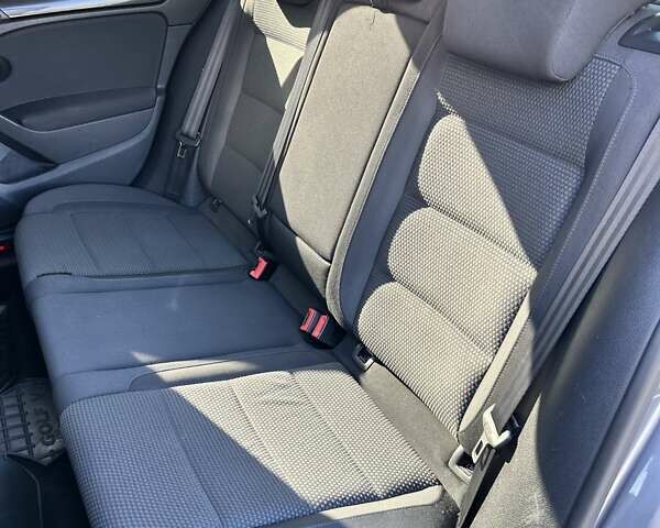 Сірий Фольксваген Гольф, об'ємом двигуна 1.39 л та пробігом 191 тис. км за 8000 $, фото 14 на Automoto.ua