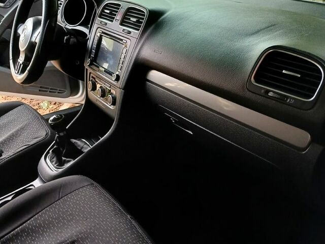 Фольксваген Гольф 2009 в Николаеве на Automoto.ua Серый Фольксваген Гольф, объемом двигателя 1.4 л и пробегом 133 тыс. км за 7800 $, фото 6 на Automoto.ua