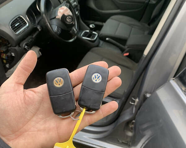 Серый Фольксваген Гольф, объемом двигателя 1.4 л и пробегом 200 тыс. км за 2600 $, фото 14 на Automoto.ua