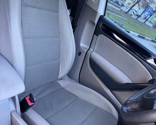 Серый Фольксваген Гольф, объемом двигателя 1.97 л и пробегом 285 тыс. км за 6700 $, фото 34 на Automoto.ua