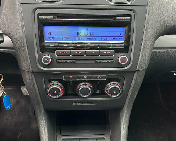 Сірий Фольксваген Гольф, об'ємом двигуна 1.6 л та пробігом 230 тис. км за 6700 $, фото 11 на Automoto.ua