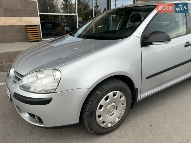 Серый Фольксваген Гольф, объемом двигателя 1.6 л и пробегом 98 тыс. км за 8100 $, фото 21 на Automoto.ua